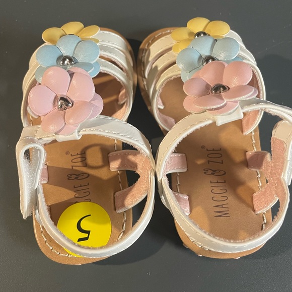 Maggie & Zoe Sandals - Picture 2 of 3